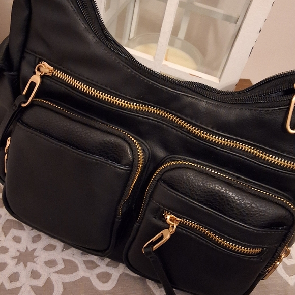 Woman's Black , NWOT, Shoulder Bag - Picture 3 of 9